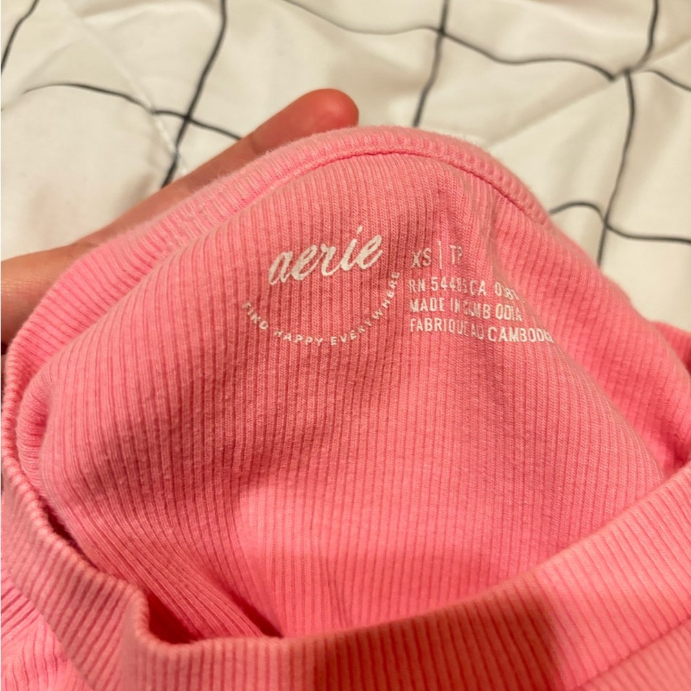 Aerie Bubblegum pink baby tee